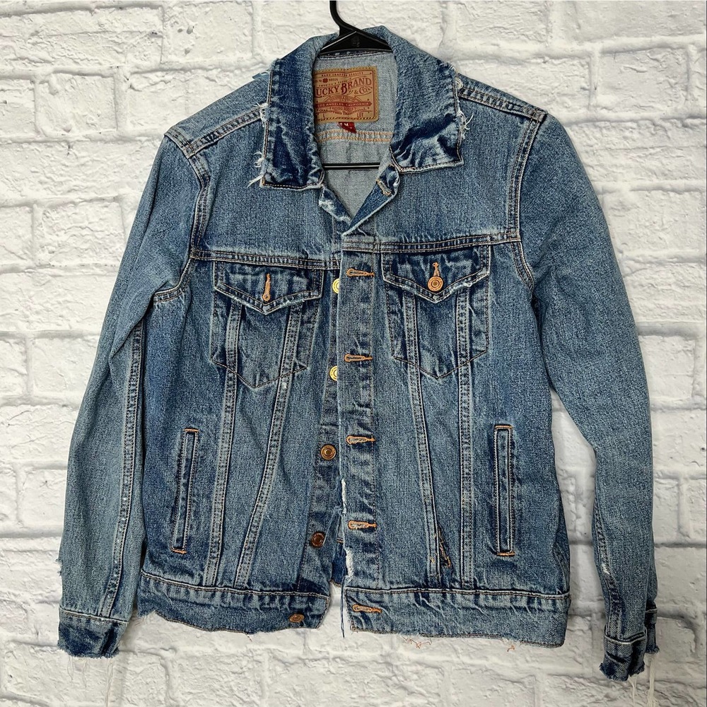 EUC Lucky Brand Blue Distressed Tomboy Trucker Denim Jean Jacket Size M